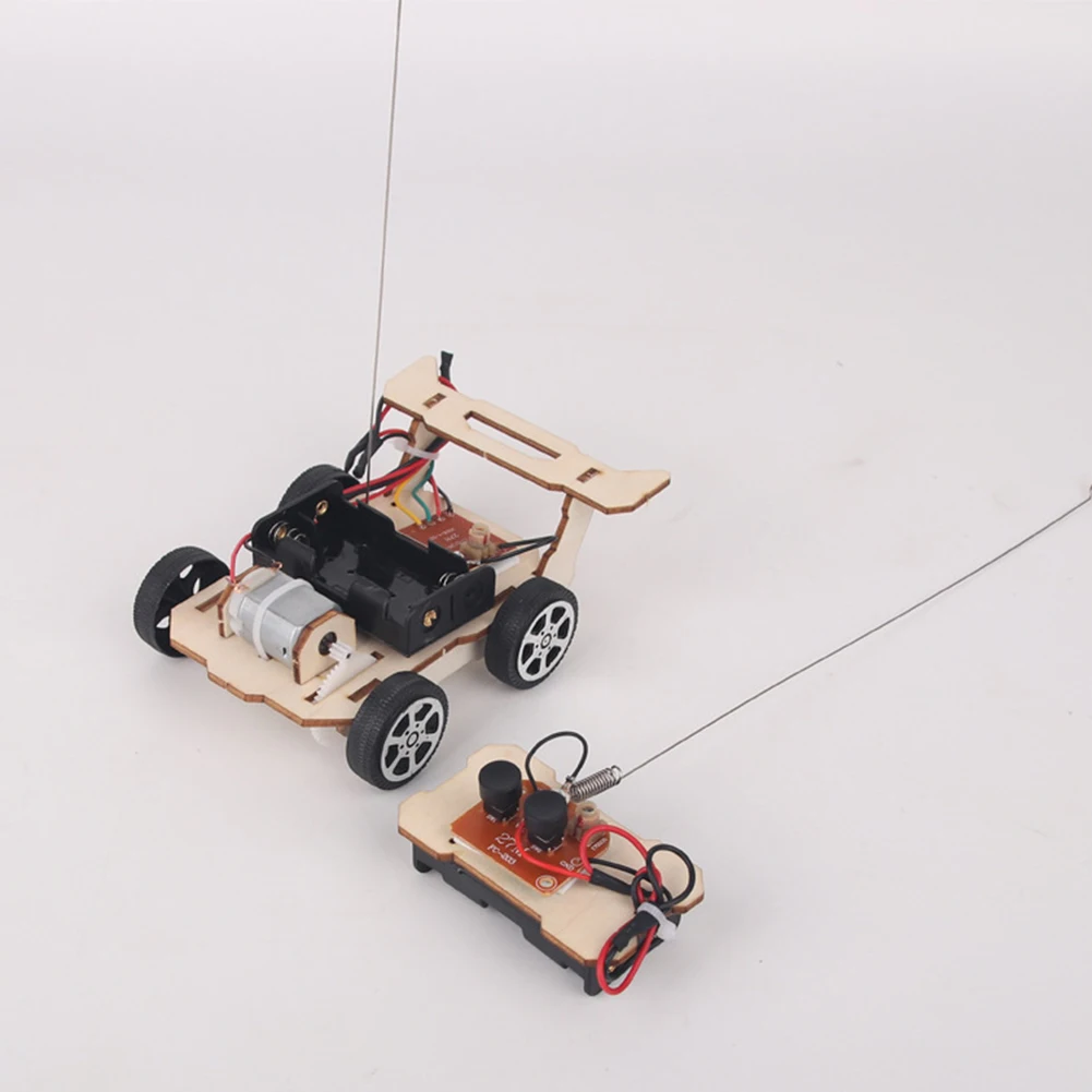 DIY RC Car Model Assemble Kit  - Science Max recension och pris